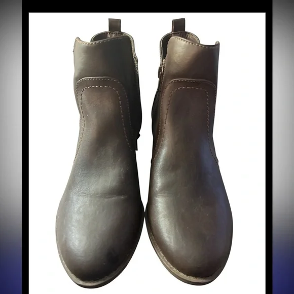 Guess Dark Brown Ankle Booties-NWOT - Picture 2 of 7